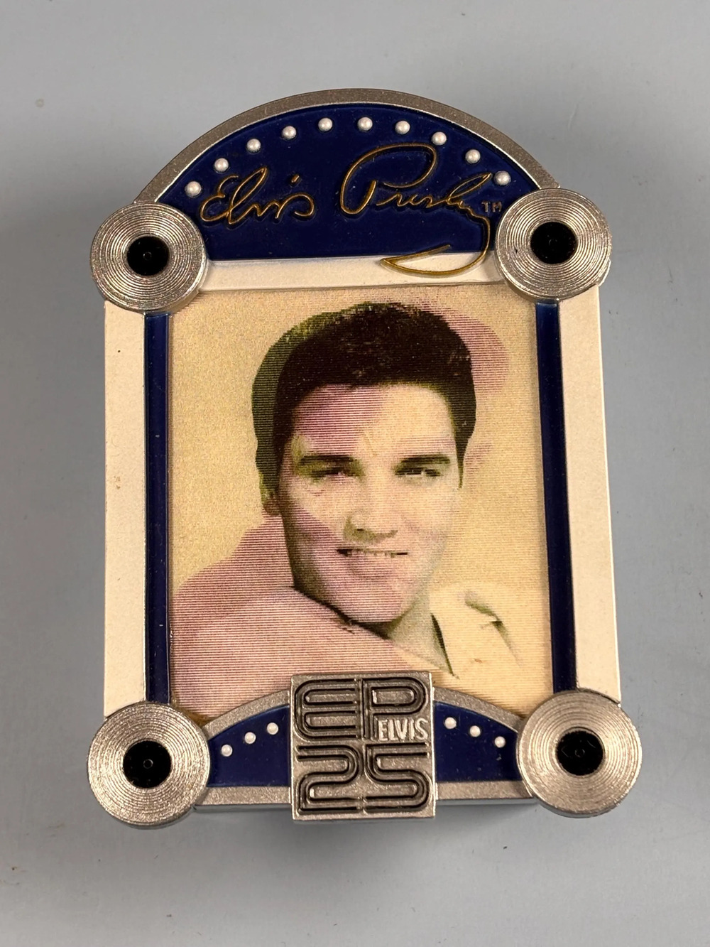 Elvis Presley 2002 Christmas Music Ornament With 3 Different Hologram Pictures